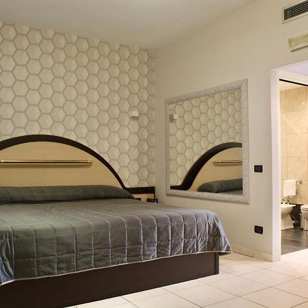 Autosole 2 Hotel Milan Bagian luar foto