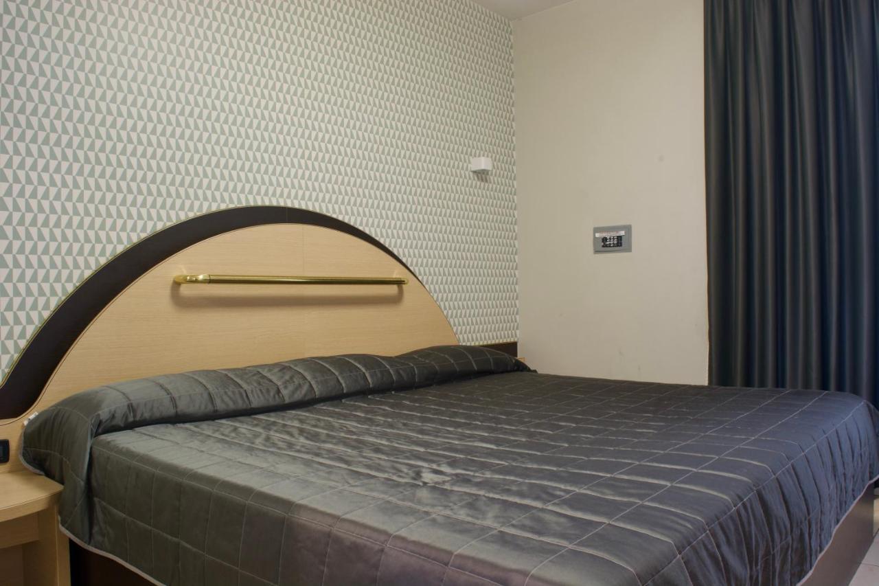 Autosole 2 Hotel Milan Bagian luar foto
