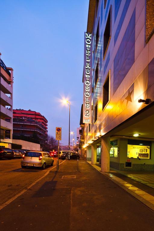 Autosole 2 Hotel Milan Bagian luar foto