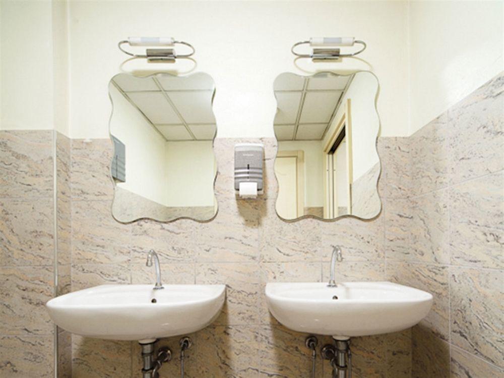 Autosole 2 Hotel Milan Bagian luar foto